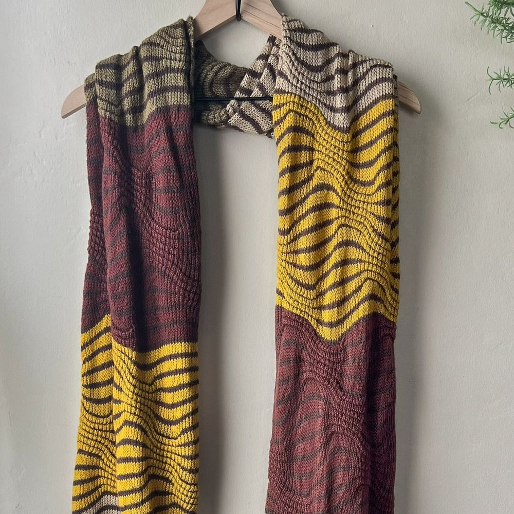 Essentials Multicolored Wave Scarf - Picture 2 of 8
